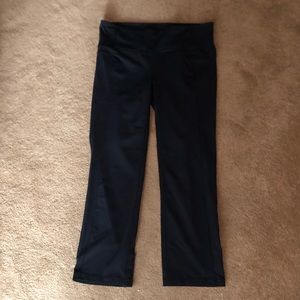 ATHLETA crop workout pants